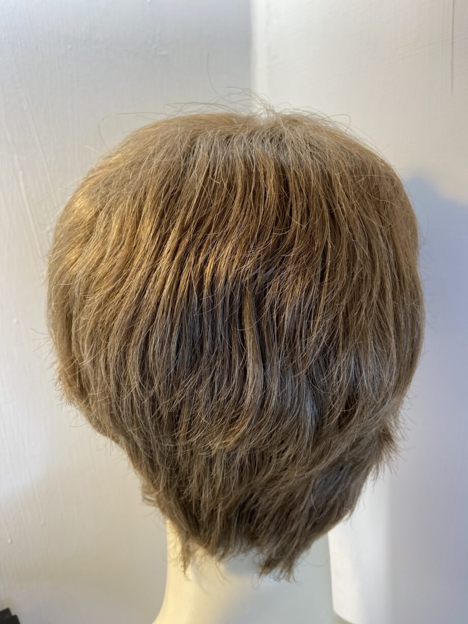 Short brown bear boxed wig. Bbrss482
