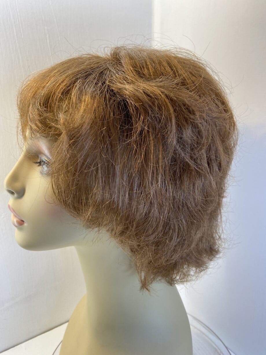 Long curly auburn wig. Brlc609