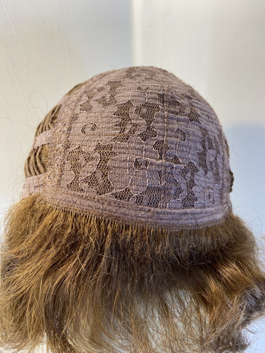 Long curly auburn wig. Brlc609
