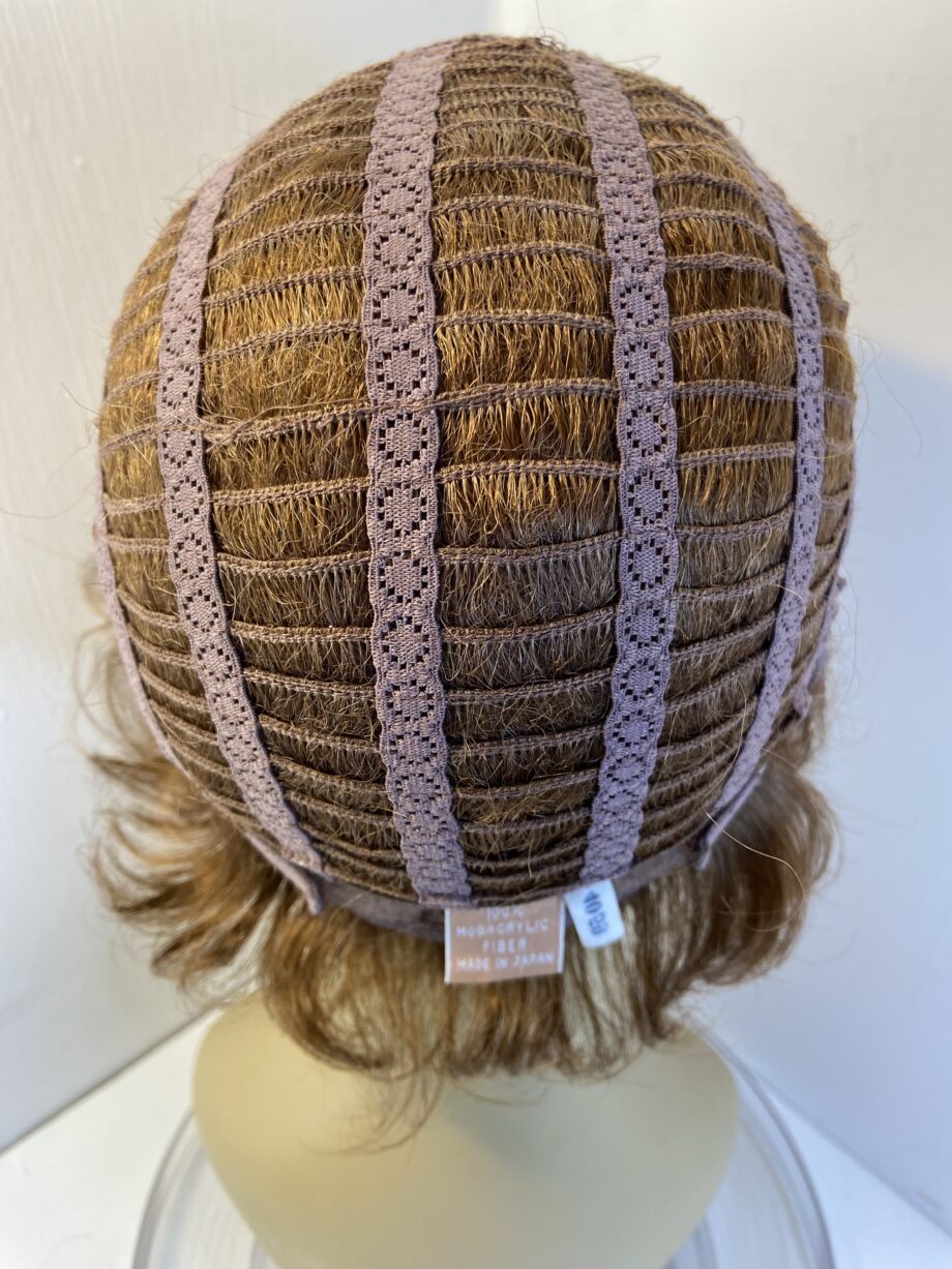 Long curly auburn wig. Brlc609