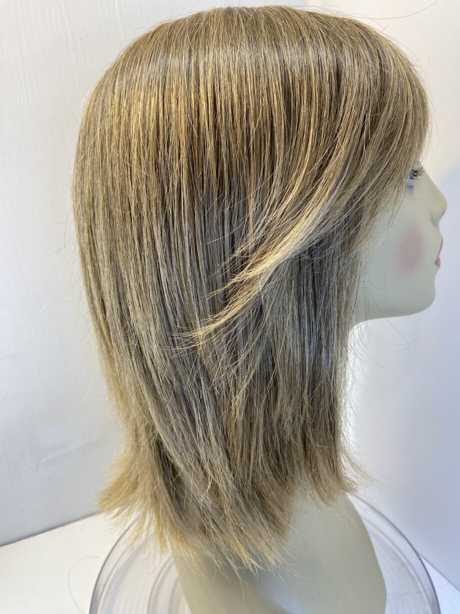 Blonde mid length wig. Blms810
