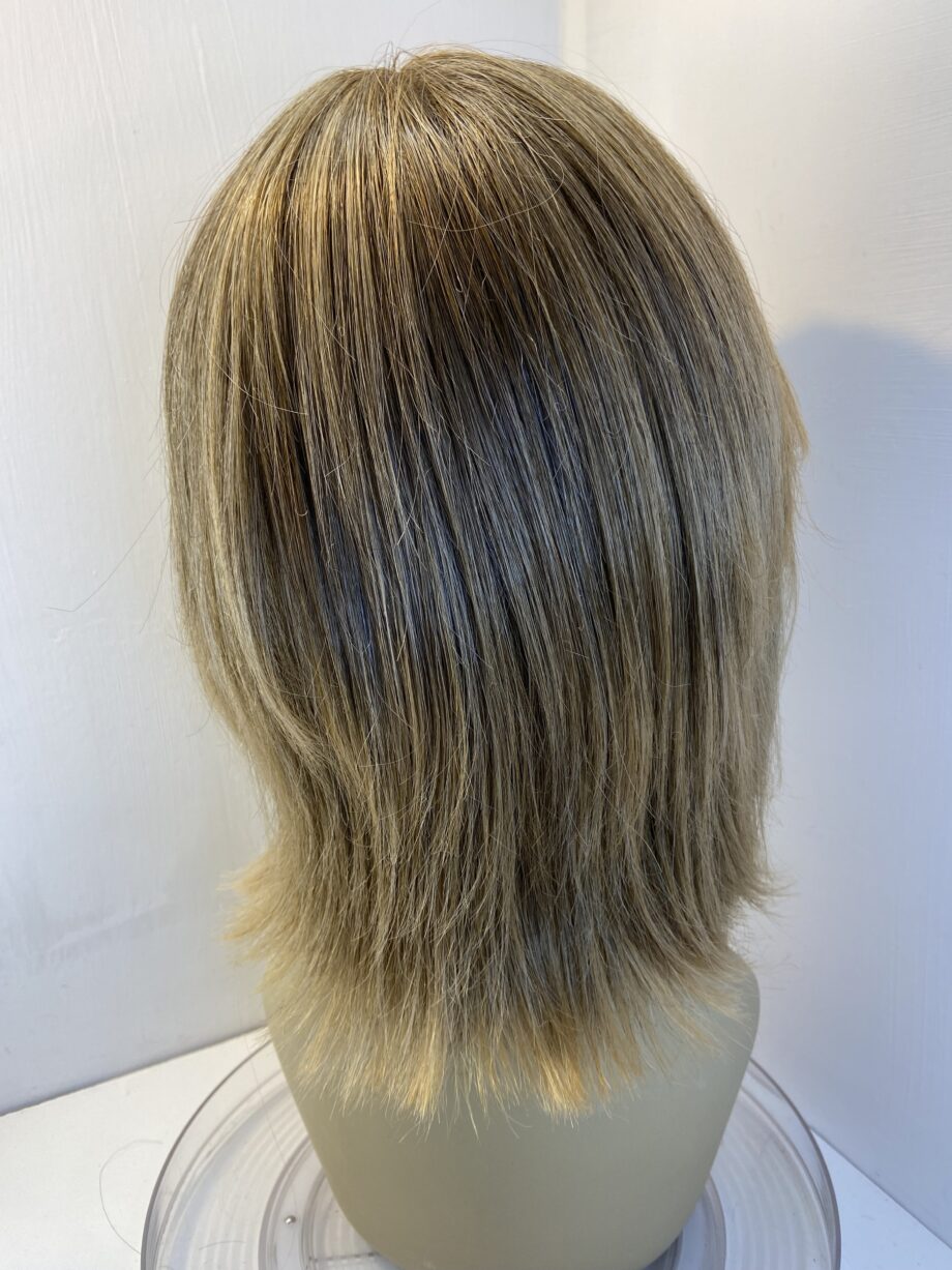 Blonde mid length wig. Blms810