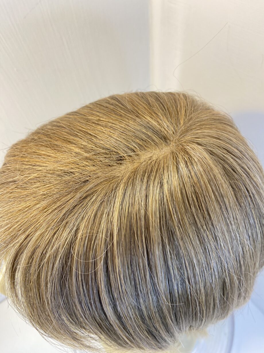 Blonde mid length wig. Blms810
