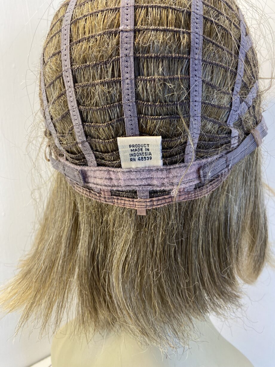 Blonde mid length wig. Blms810