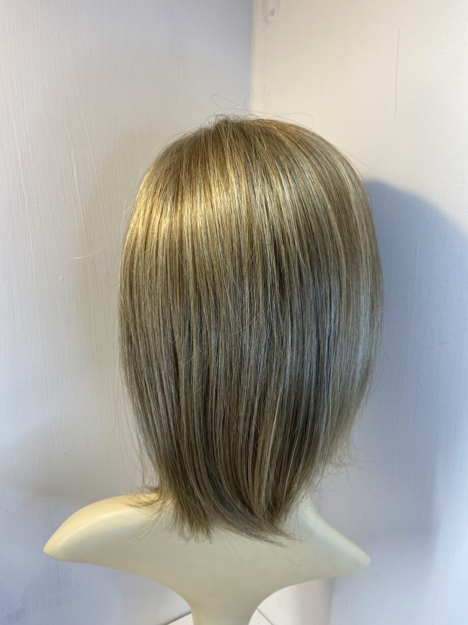 New blonde Lotus wig. Bblms483