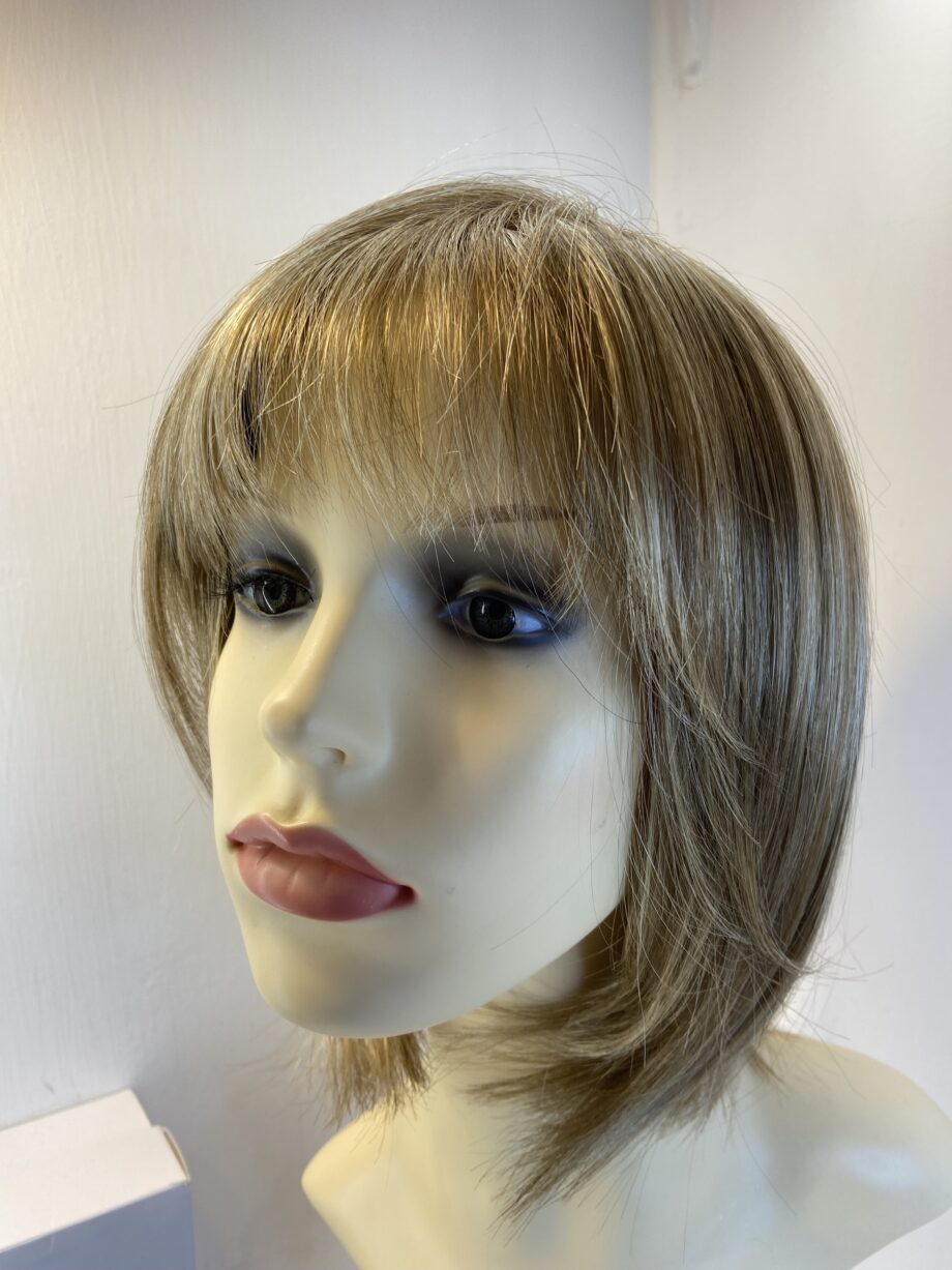 New blonde Lotus wig. Bblms483