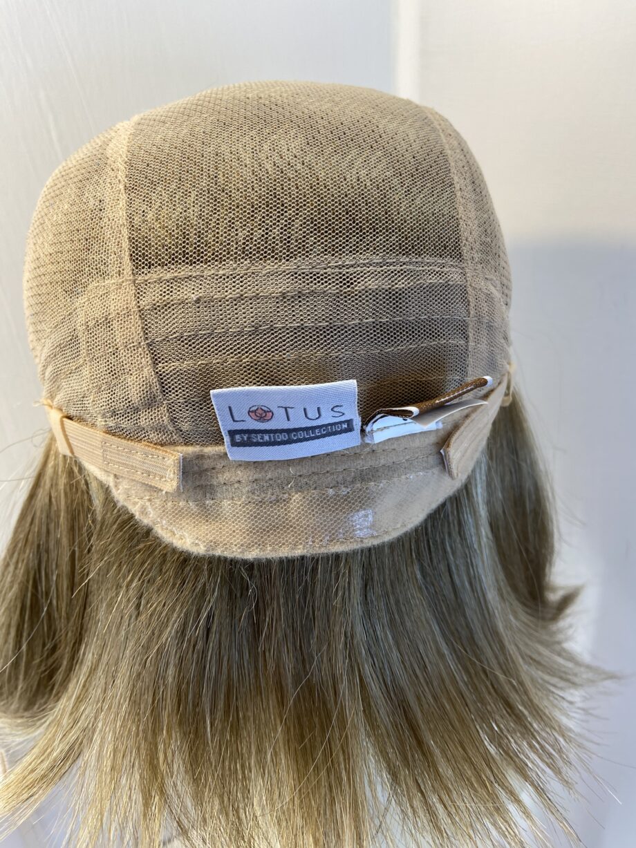 New blonde Lotus wig. Bblms483
