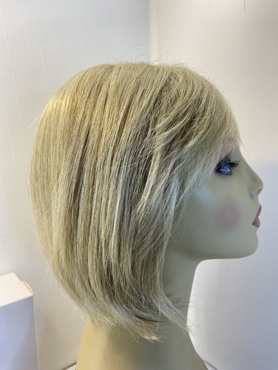 New Stunning blonde rooted wig. Bblms484