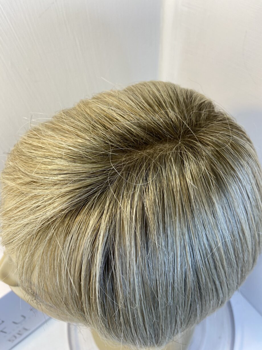 New Stunning blonde rooted wig. Bblms484