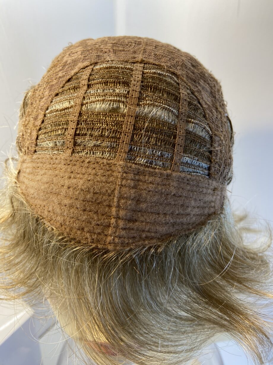 New blonde Rene of Paris creamy toffee wig. Bblcs485
