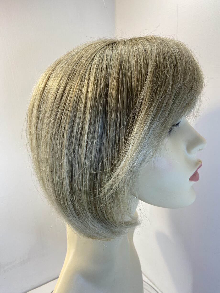 Blonde rooted soft cap beautiful wig. Blms812