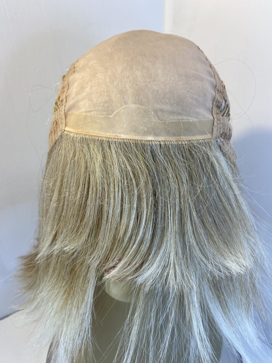 Rene of Paris blonde wig. Blms41