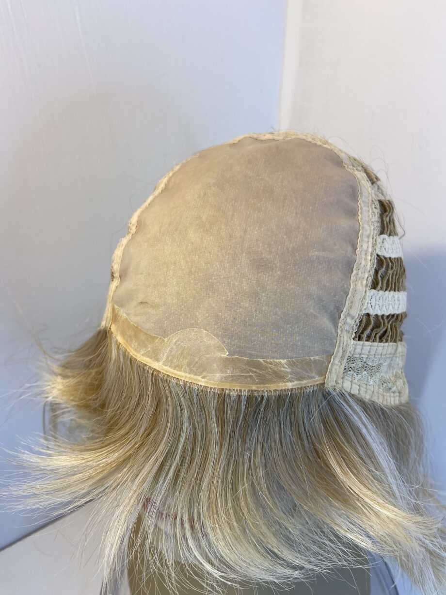 Rene of Paris blonde wig. Blms42