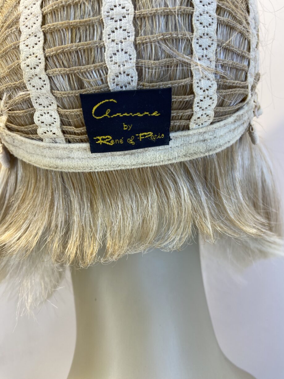 Rene of Paris blonde wig. Blms42