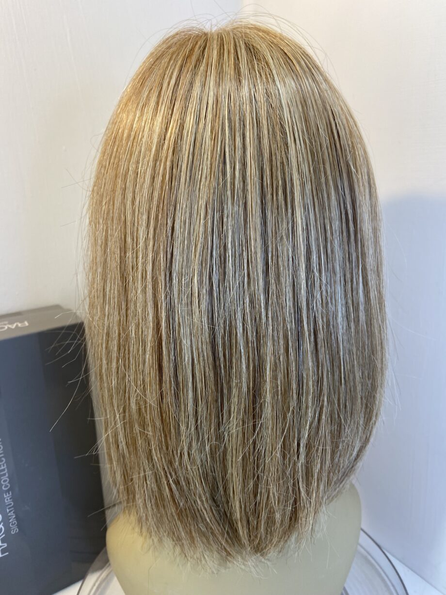 Blonde Raquel Welch wig. Bblms488