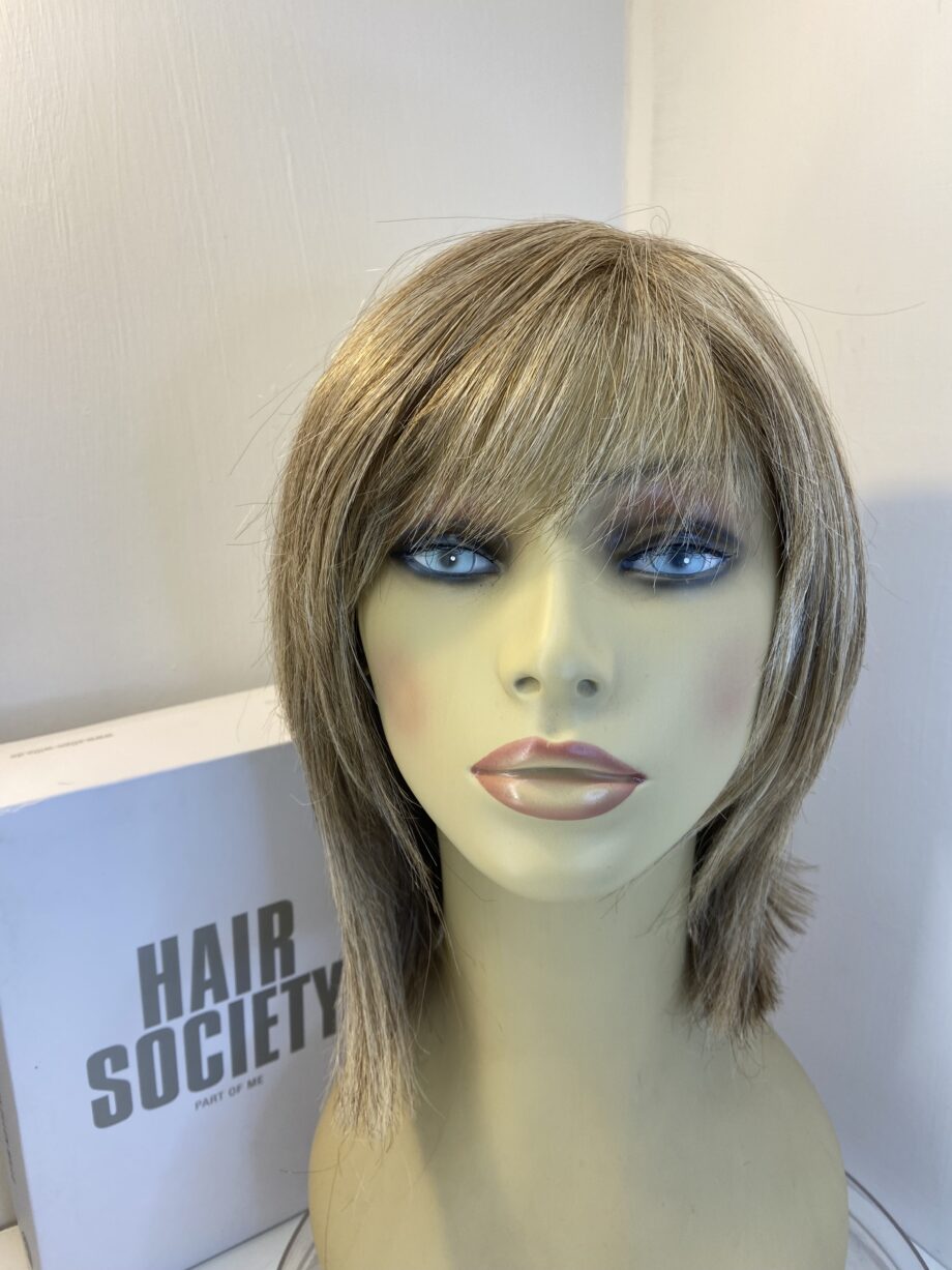 Beautiful blonde Ellen Wille wig. Bblls489