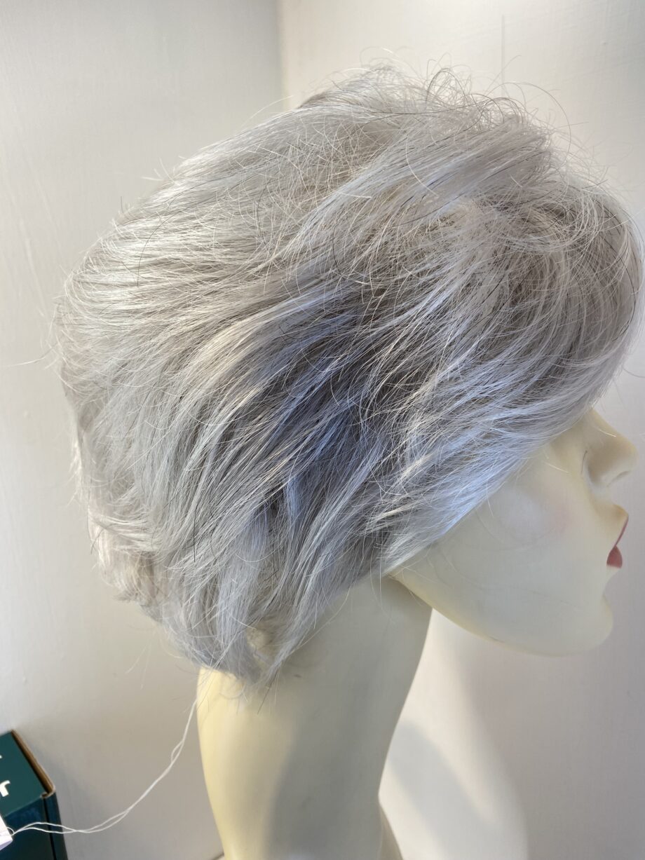 New burnished snow wig. Bgsw492