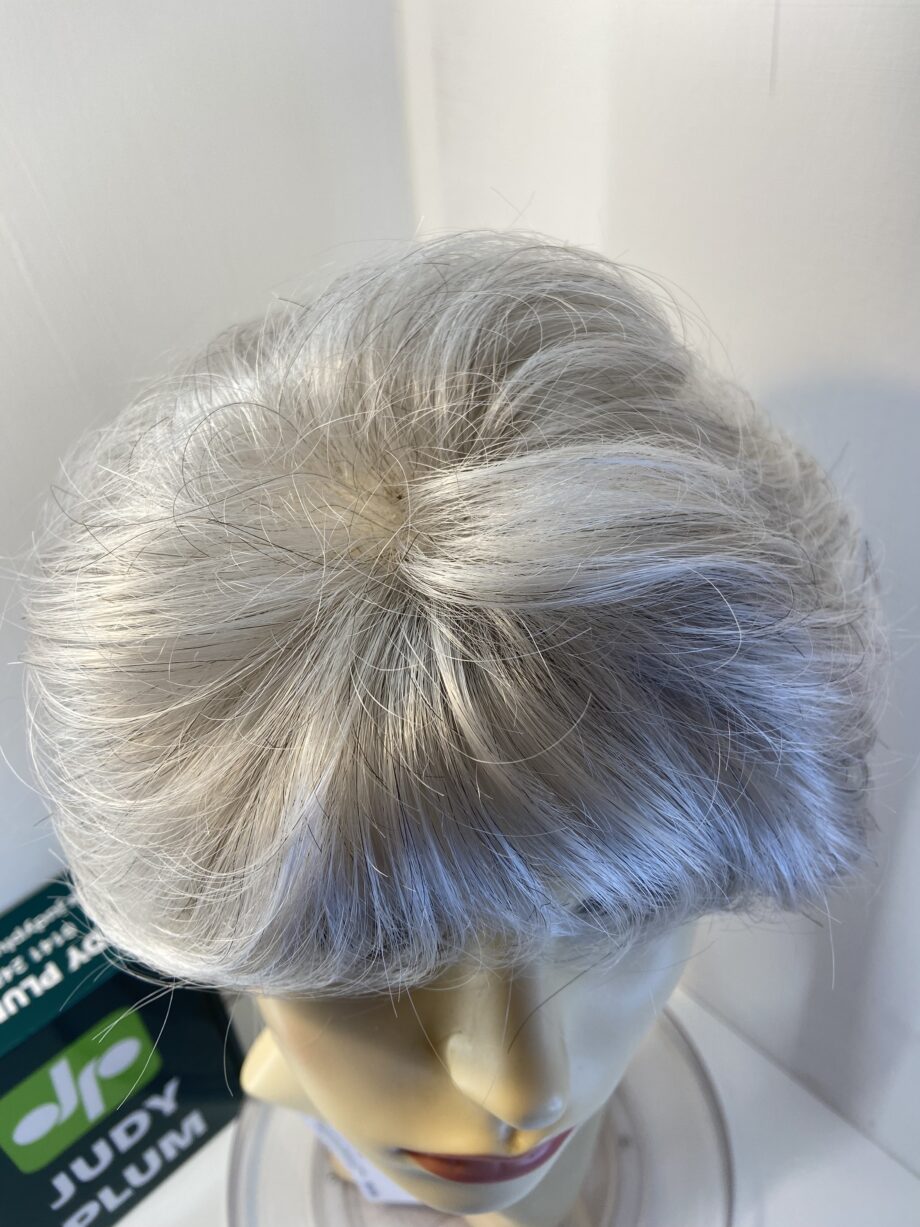 New burnished snow wig. Bgsw492