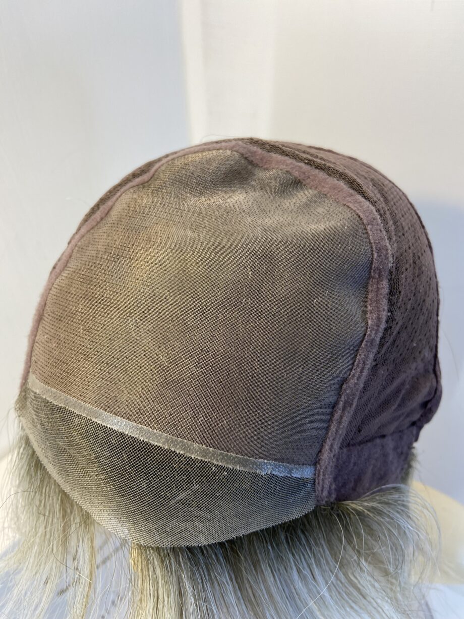 Gorgeous new blonde rooted wig. Bblms499