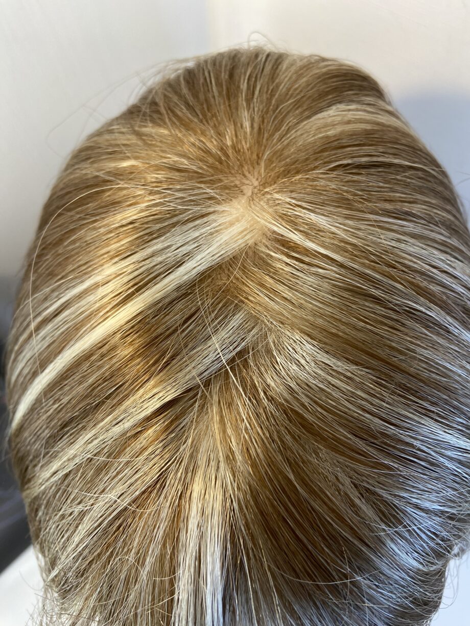 New strawberry swirl blonde wig. Bblms498