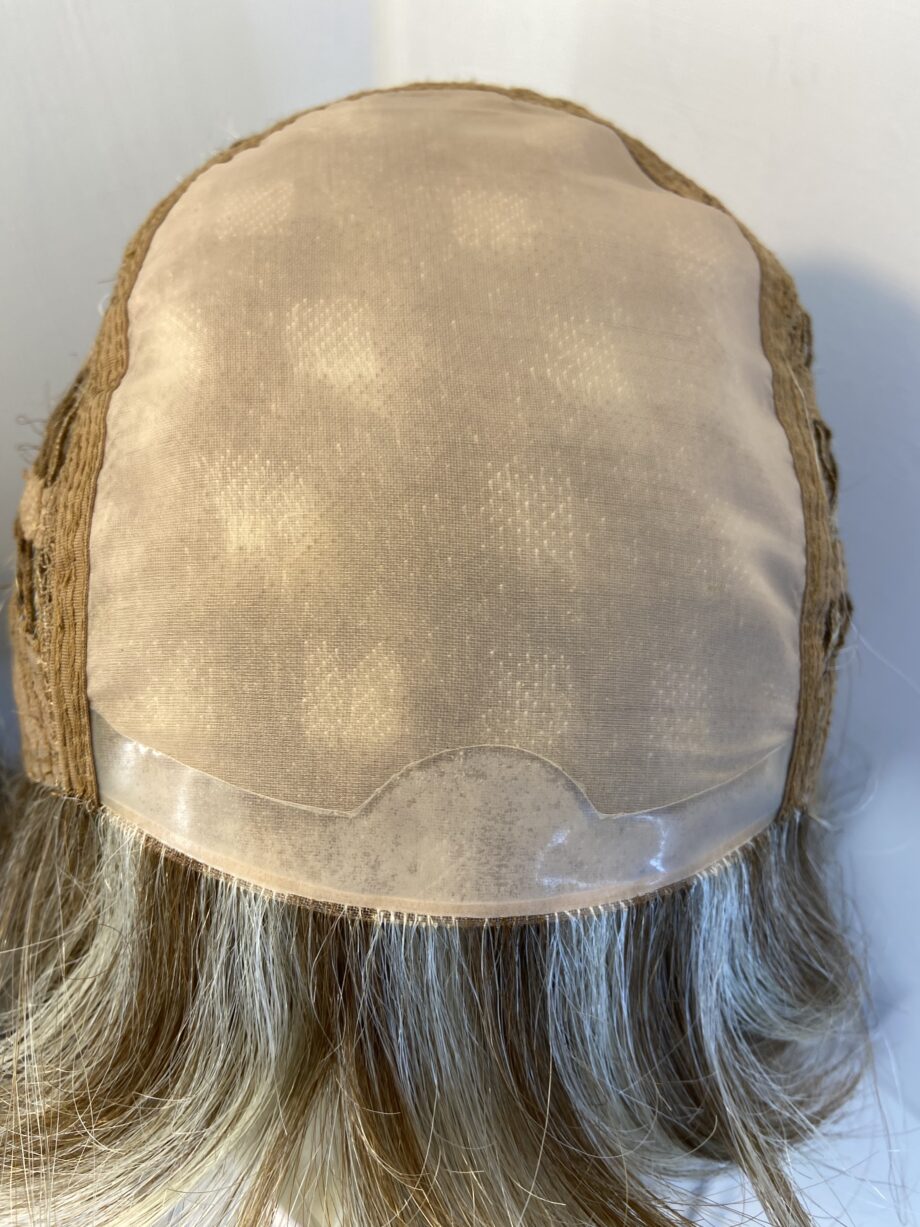 New strawberry swirl blonde wig. Bblms498