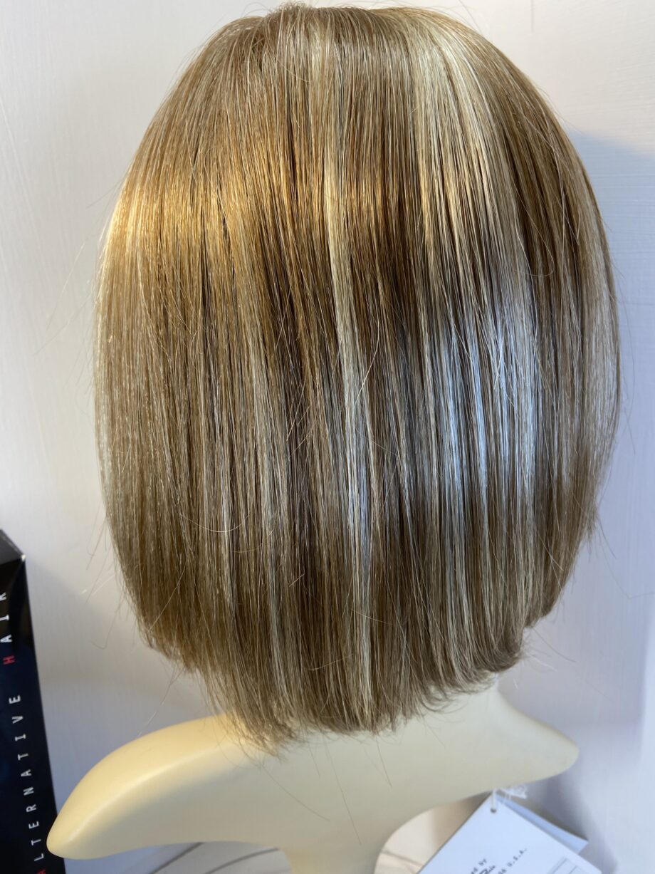 New blonde wig. Bbllm497