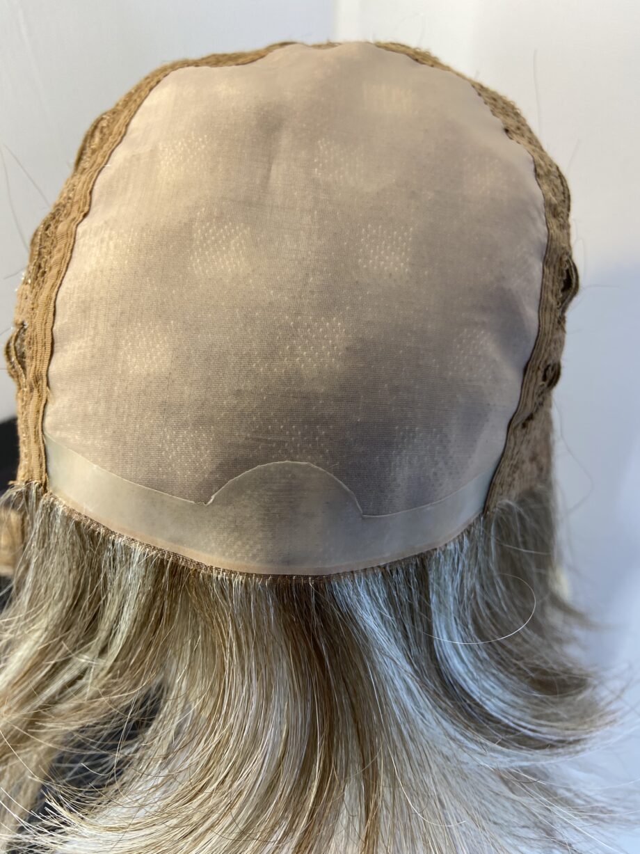 New blonde wig. Bbllm497