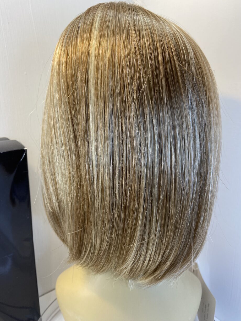 New blonde wig. Bblms496