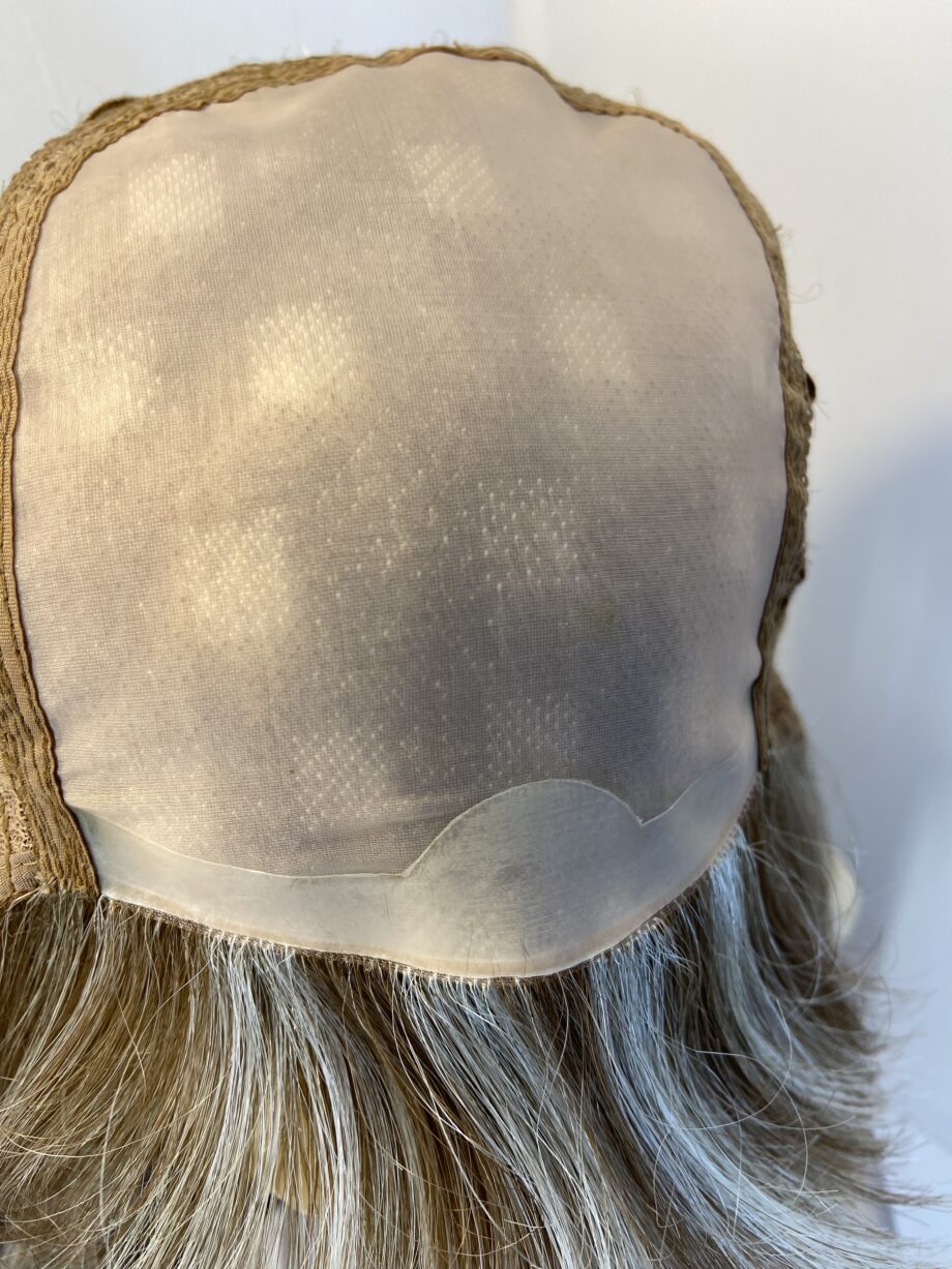 New blonde highlighted wig. Bblms495