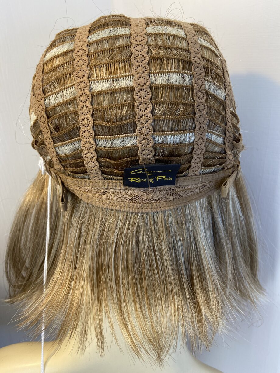 New blonde highlighted wig. Bblms495