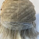 Long blonde wavy wig. Bbllw501