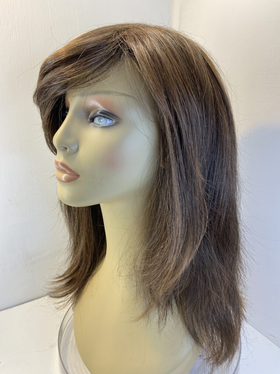 Long brown wig. Brls814