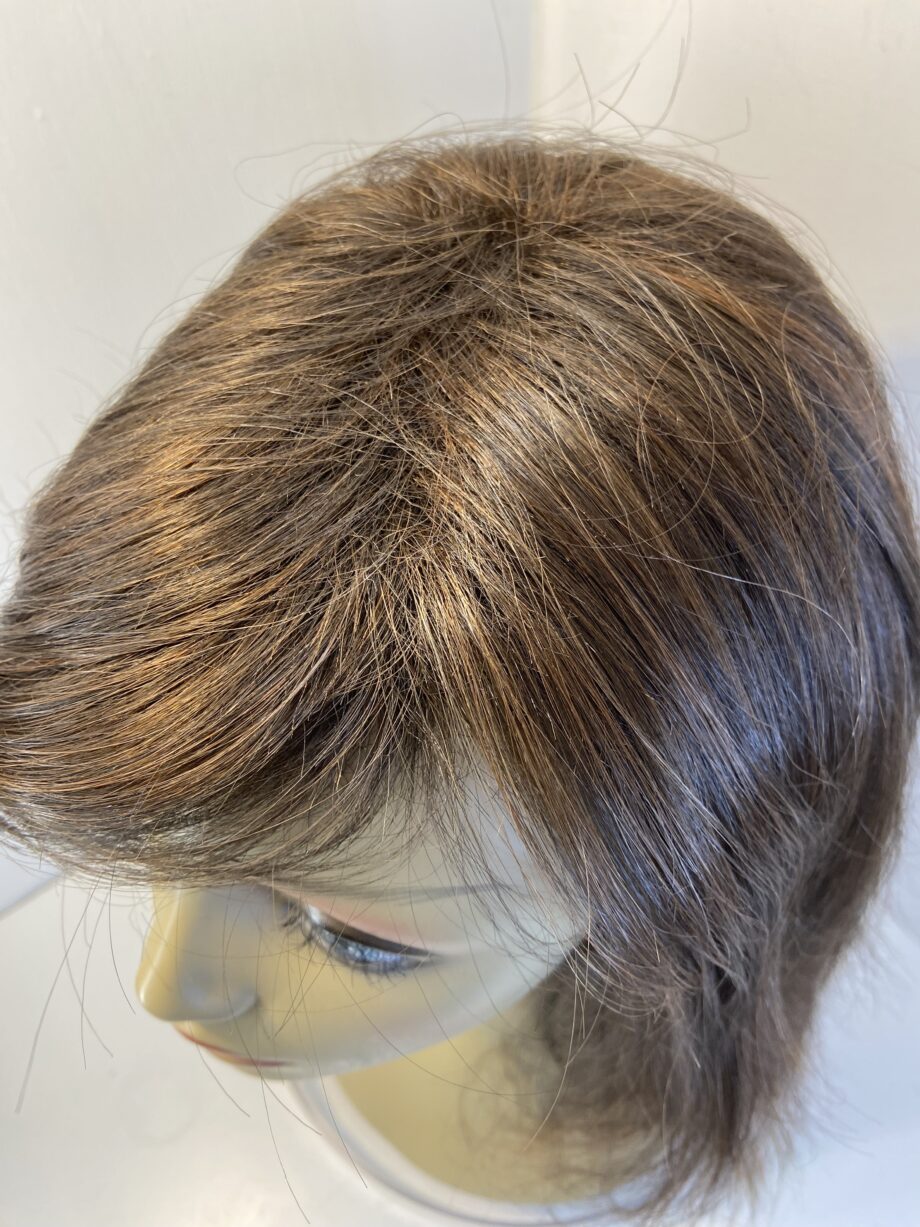 Long brown wig. Brls814