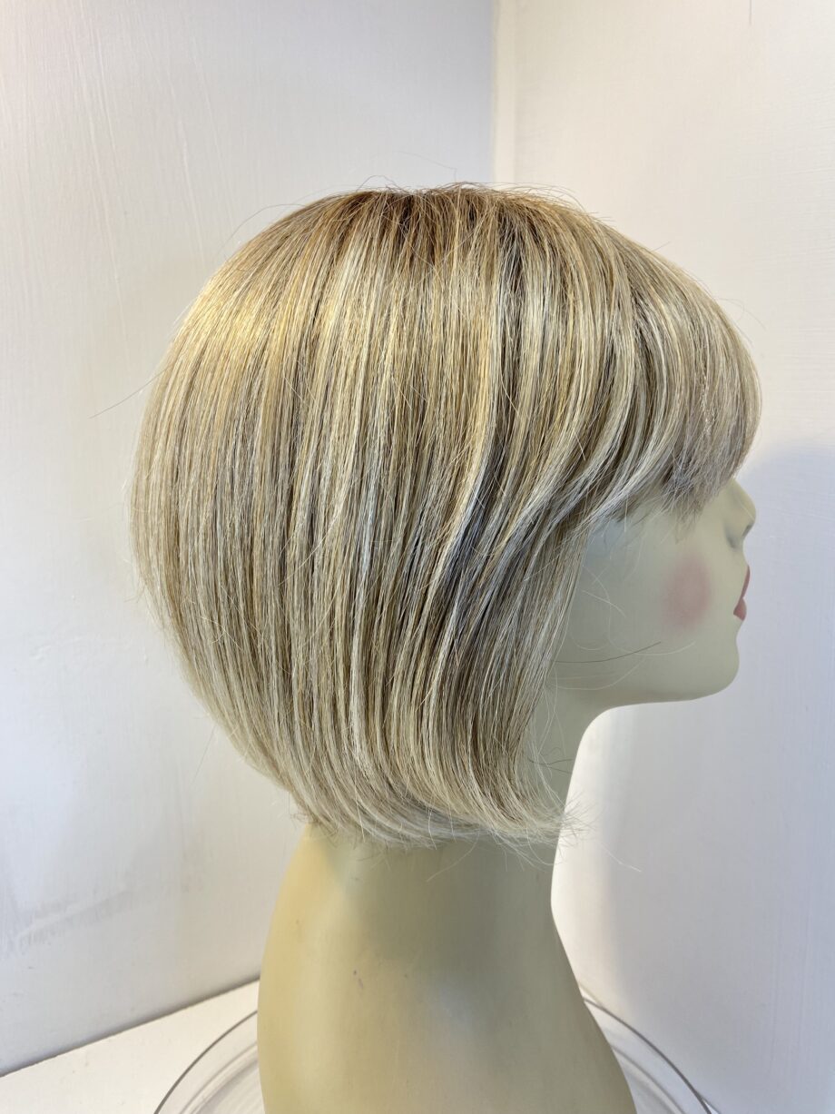 Blonde rooted designer blonde bob. Blms816