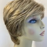 Beautiful Blonde short stylish wig. Blss818