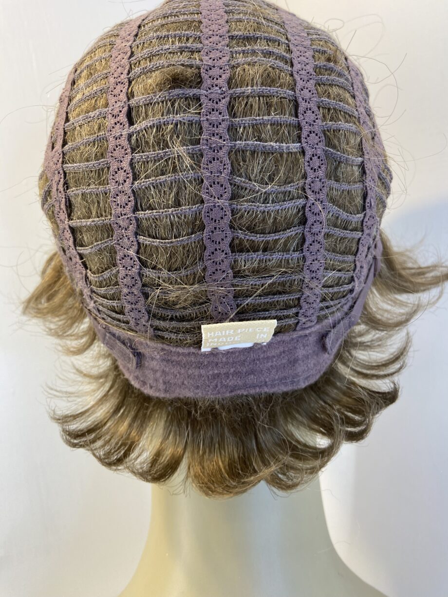 Beautiful Blonde short stylish wig. Blss818