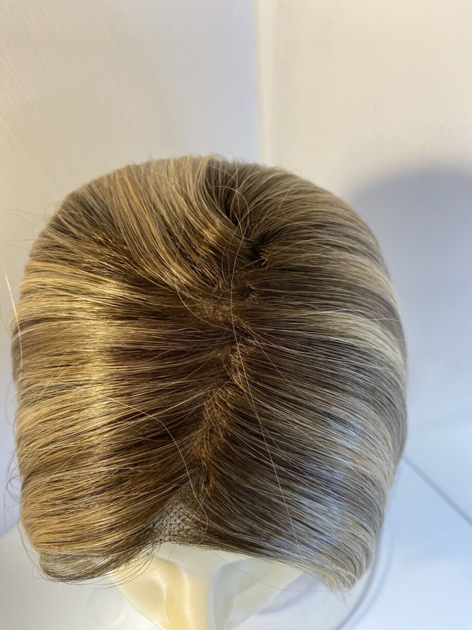 Rooted blonde long wig. Blls520