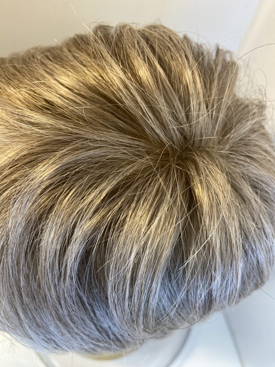New silver grey white flash soft cap wig. Gss731