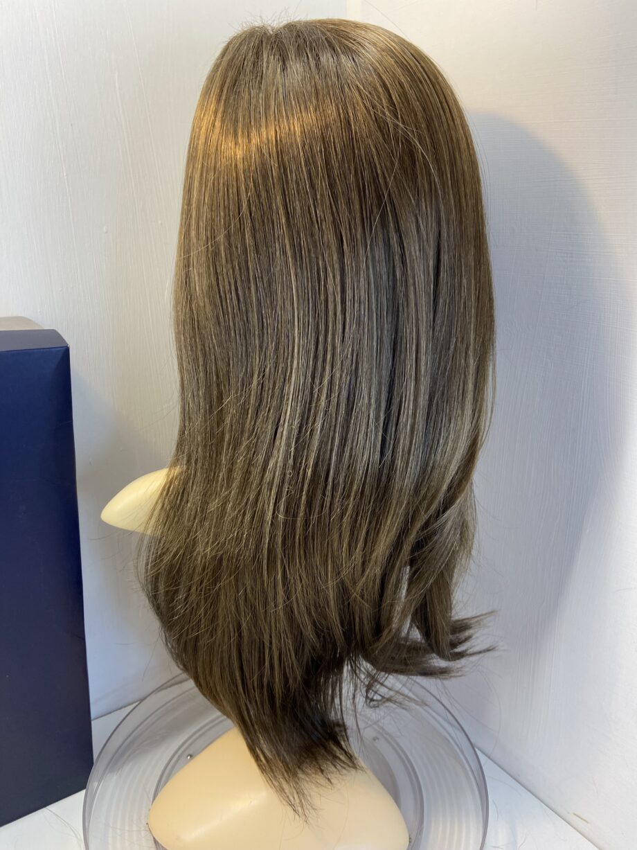 Longe new brown wig. Bbrls493