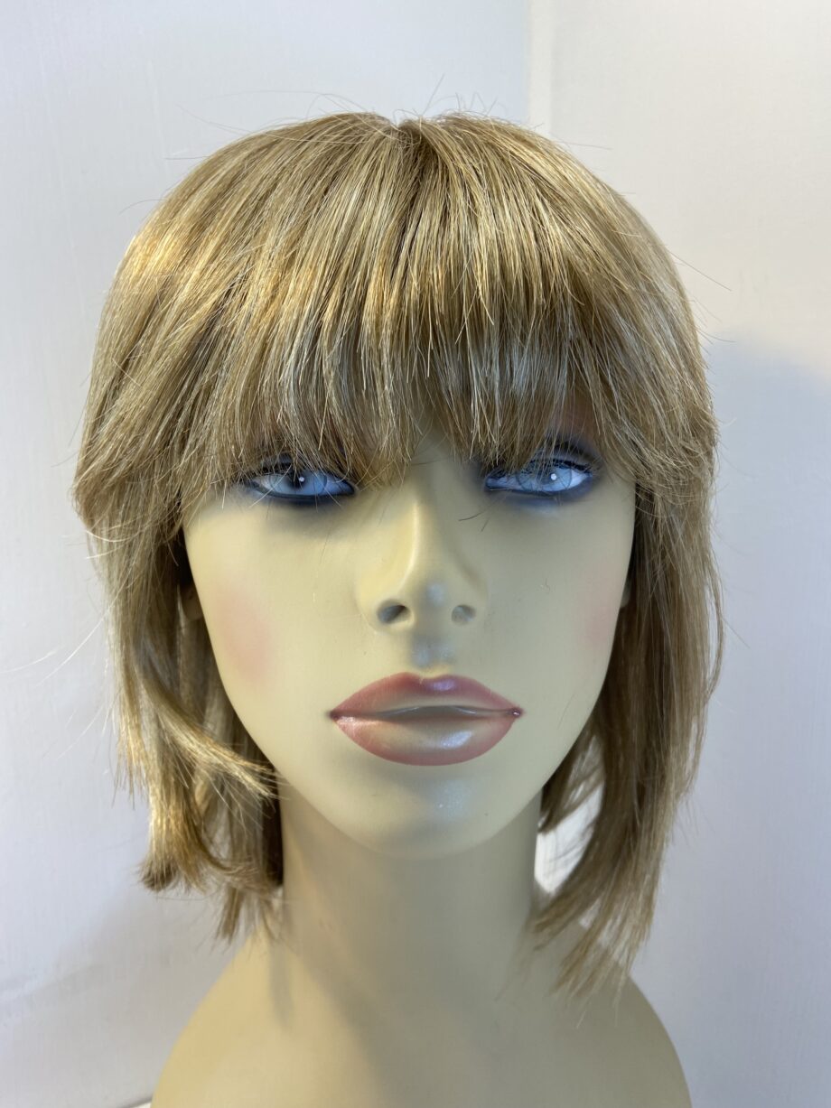 Blonde Rene of Paris wig. Bblms490