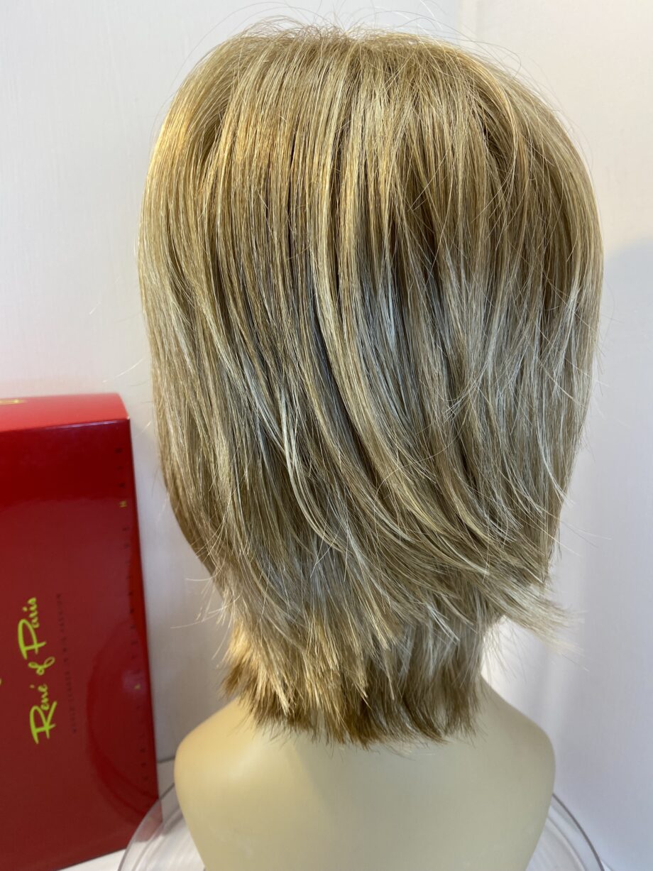 Blonde Rene of Paris wig. Bblms490