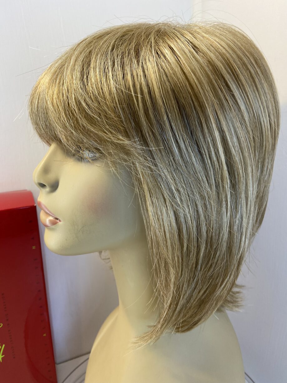 Blonde Rene of Paris wig. Bblms490