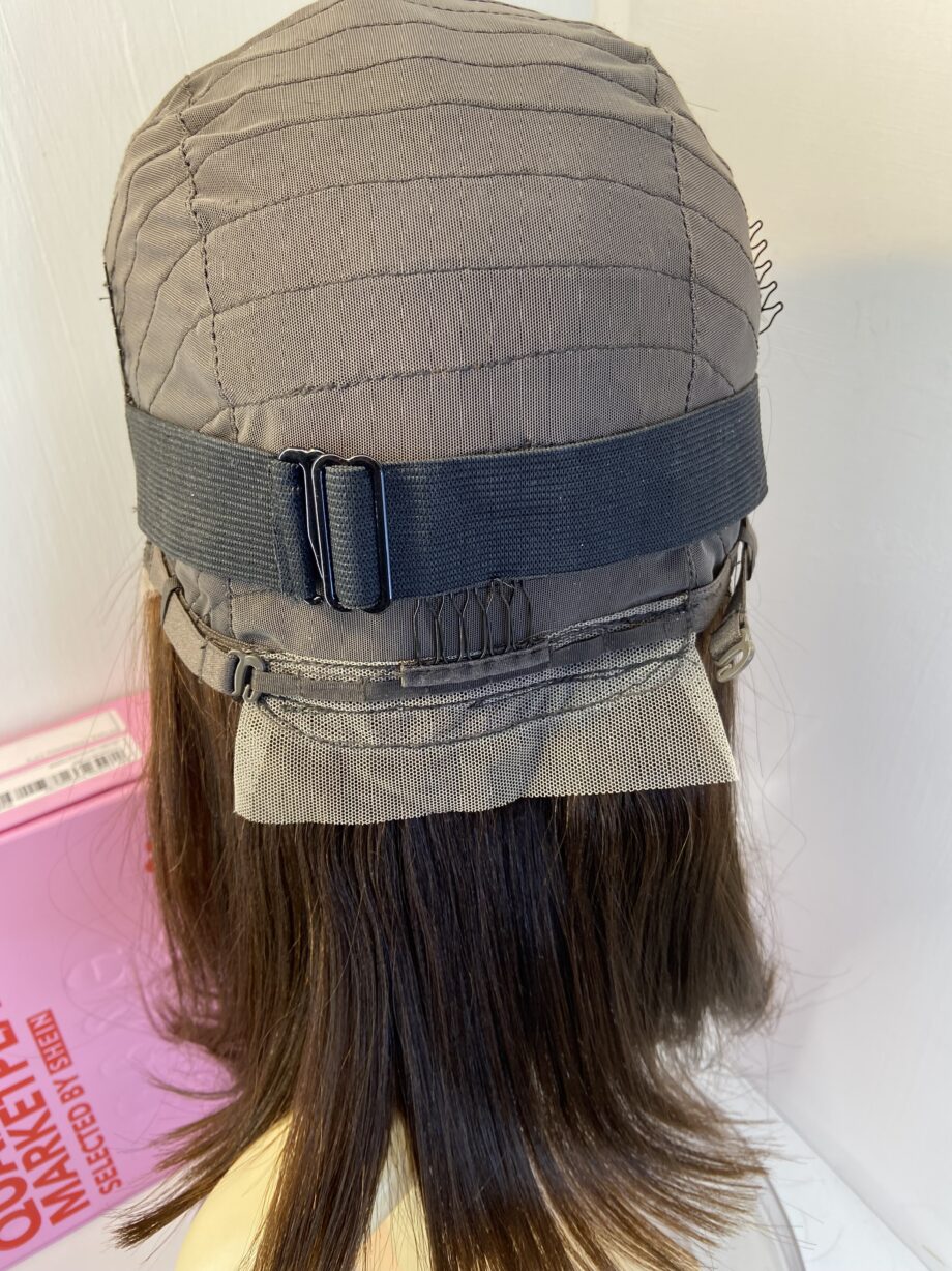 Long brown new wig. Brls493