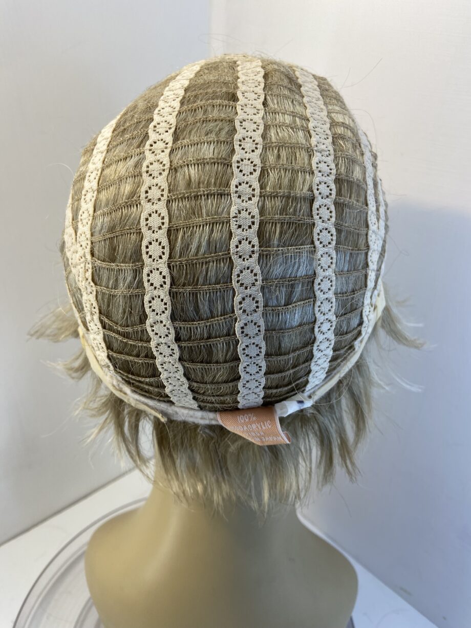 Short blonde soft wig. Blsw615