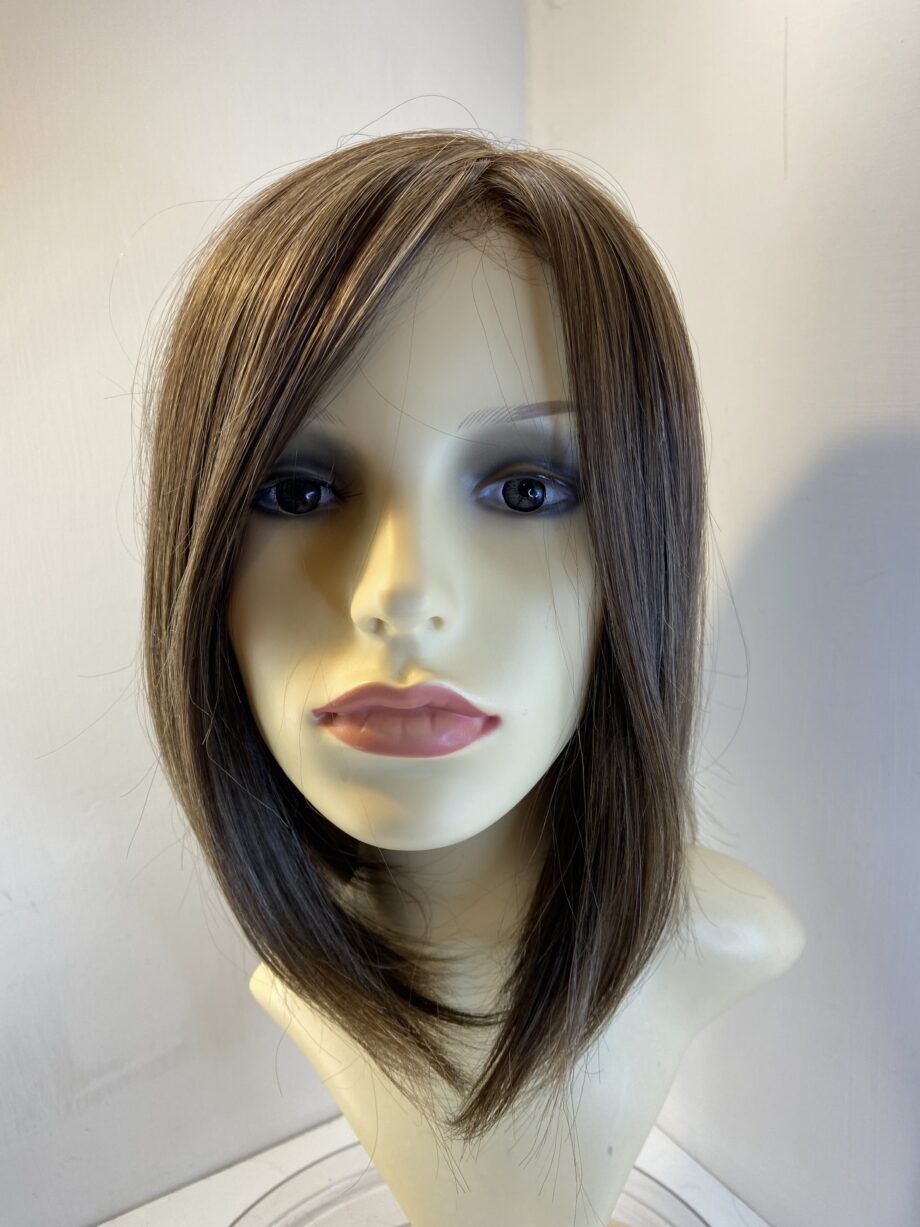 Long brown designer wig. Brms732