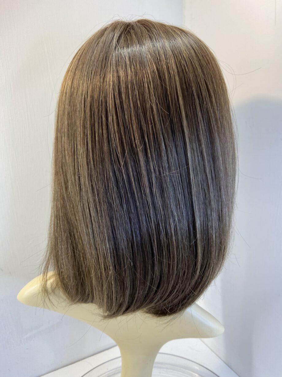 Long brown designer wig. Brms732