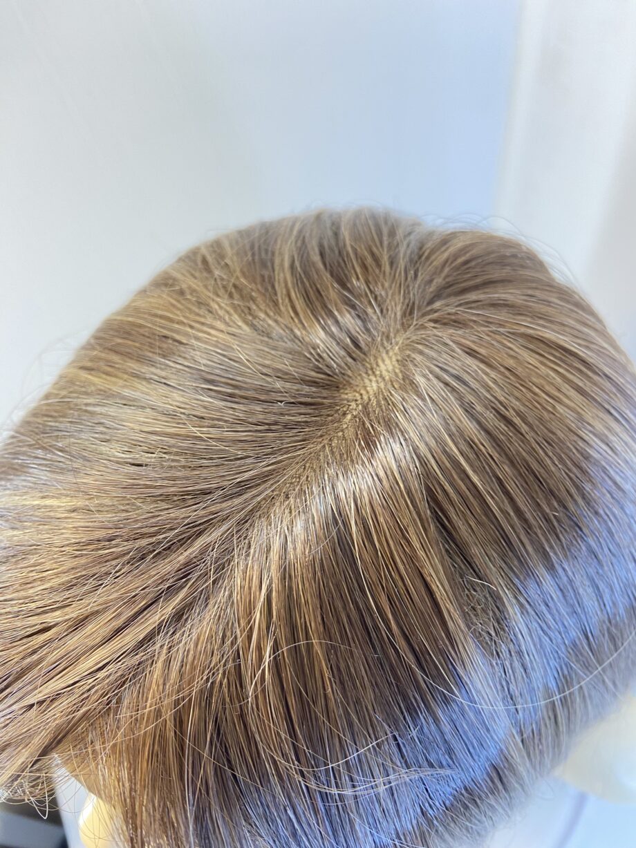 Long brown designer wig. Brms732