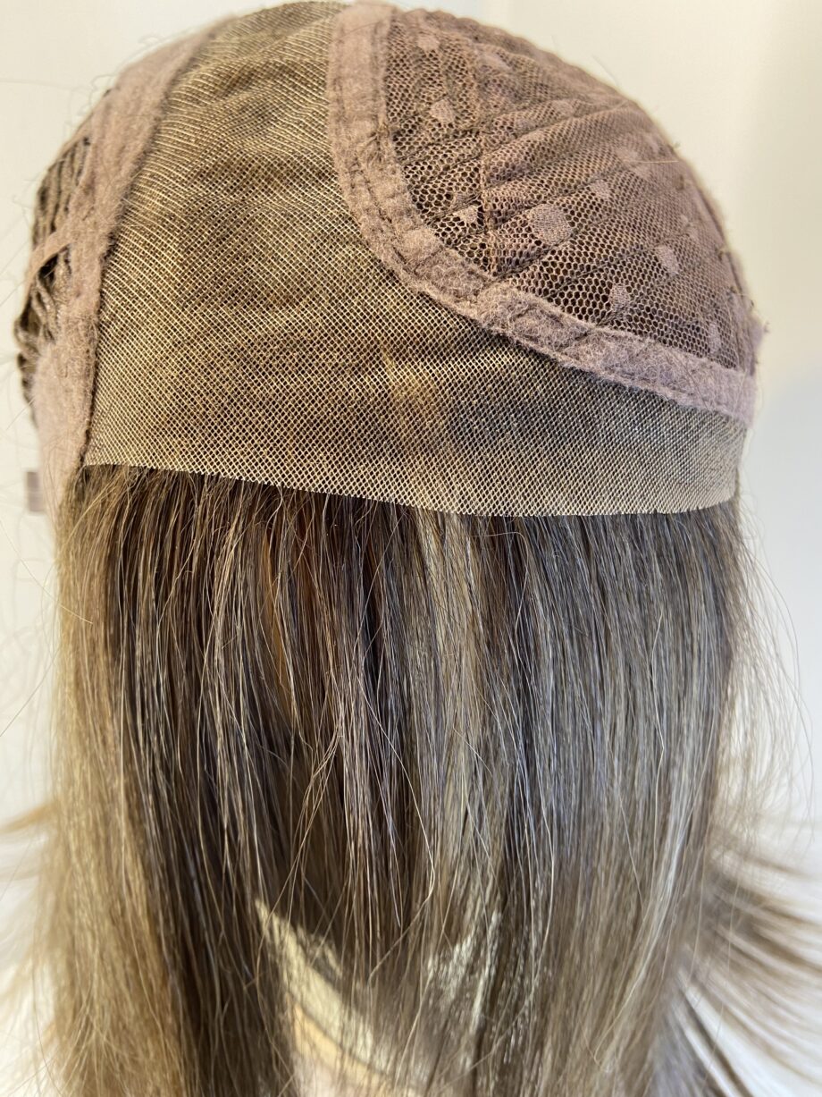 Long brown designer wig. Brms732
