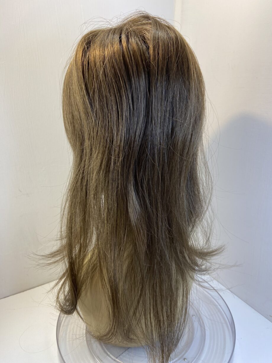 Long brown hair piece. Brls733