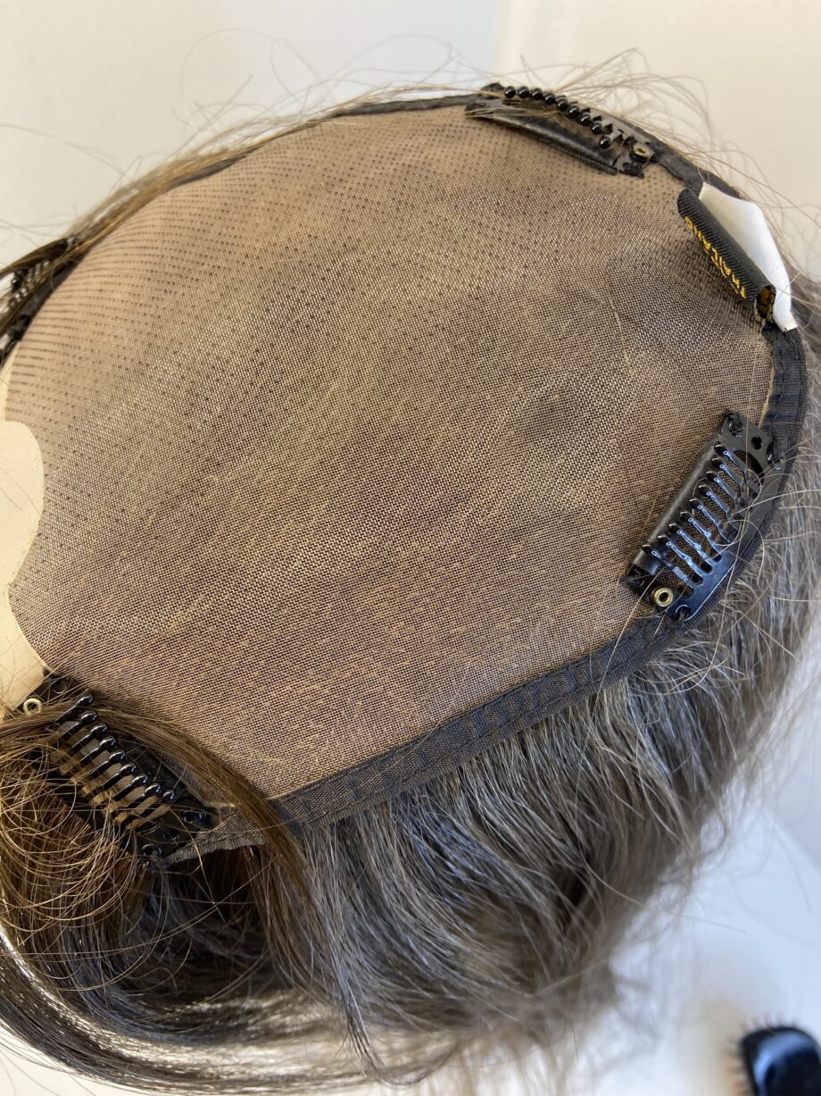Long brown hair piece. Brls733